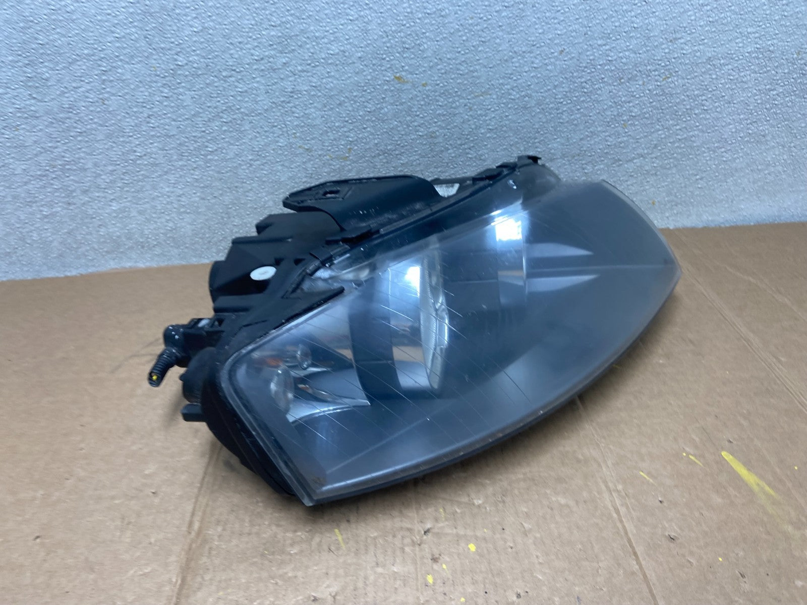 2005 to 2008 Audi A3 Right Passenger RH Side Halogen Headlight OEM AA1320 DW2
