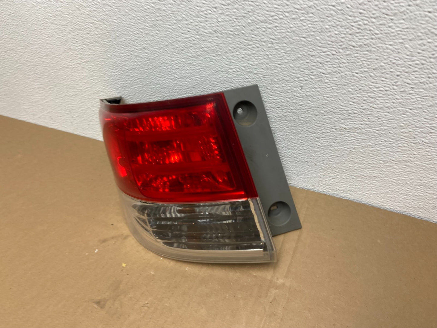 2014 to 2017 Honda Odyssey Left Driver Side Tail Light AB6326 DW1