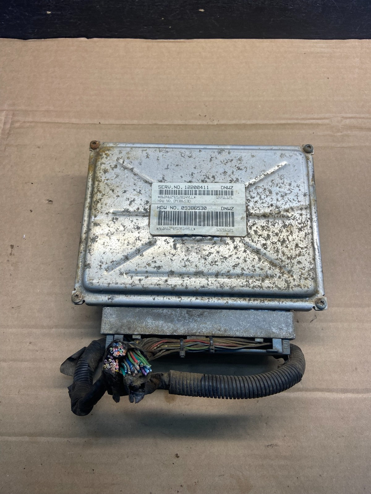 2001-2002 Silverado Tahoe Engine Computer Module 12200411 ECM ECU ae2476 DG0