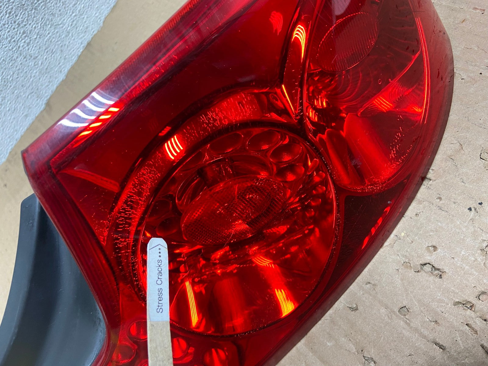 2003 - 2005 Infiniti G35 Coupe Right Passenger Rh Outer Tail Light AE9385 LK4