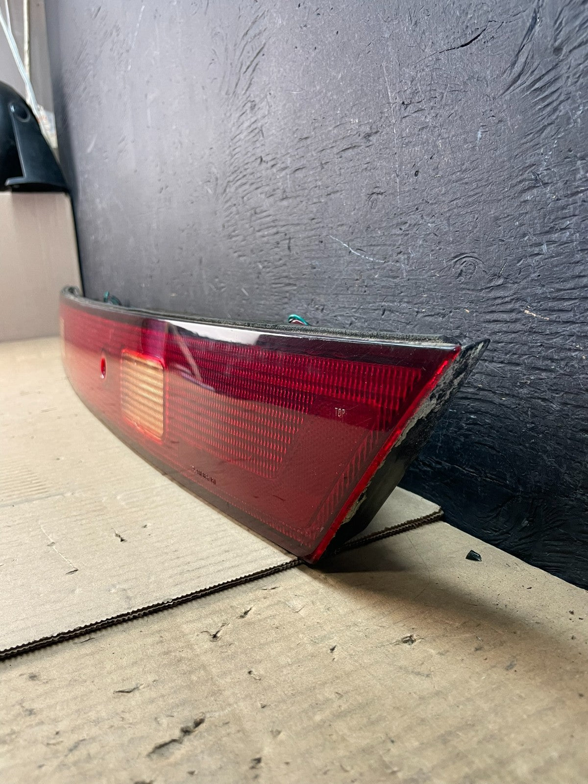 1998-2002 Honda Accord Coupe 2-Door Center Single Tail Light AD5858 DW1