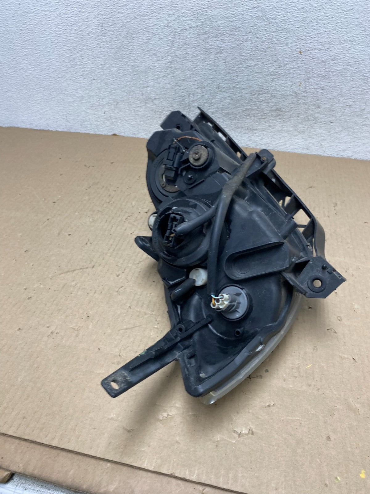 2004 to 2009 Mazda 3 Hatchback Left Driver LH Side Headlight AG5932 DW8