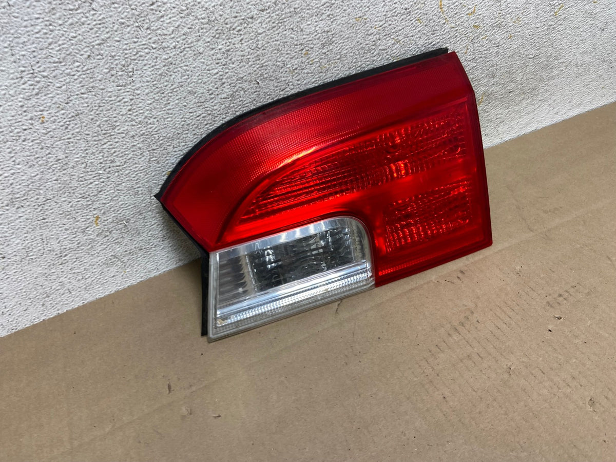 2010 - 2017 GMC Terrain Tail Light Inner Right Passenger Rh AI1415 LK2