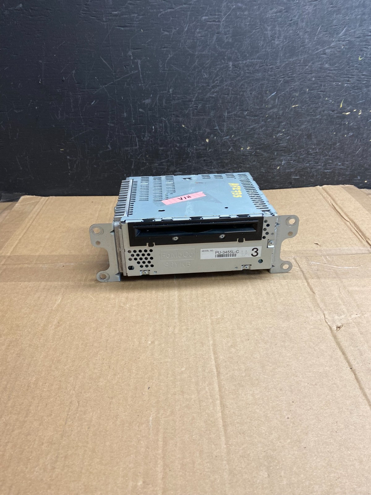 2012 to 2014 Ford Edge AM/FM Radio Reciever af2735 DG0