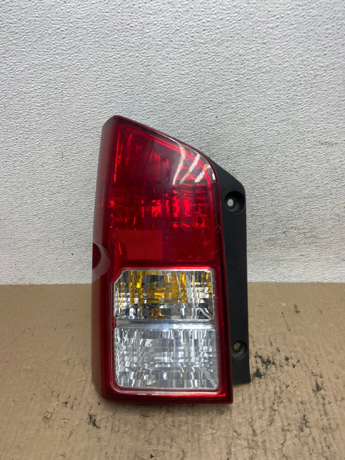 2005 to 2012 Nissan Pathfinder Tail light Left Driver Lh Side AF7170 LK0
