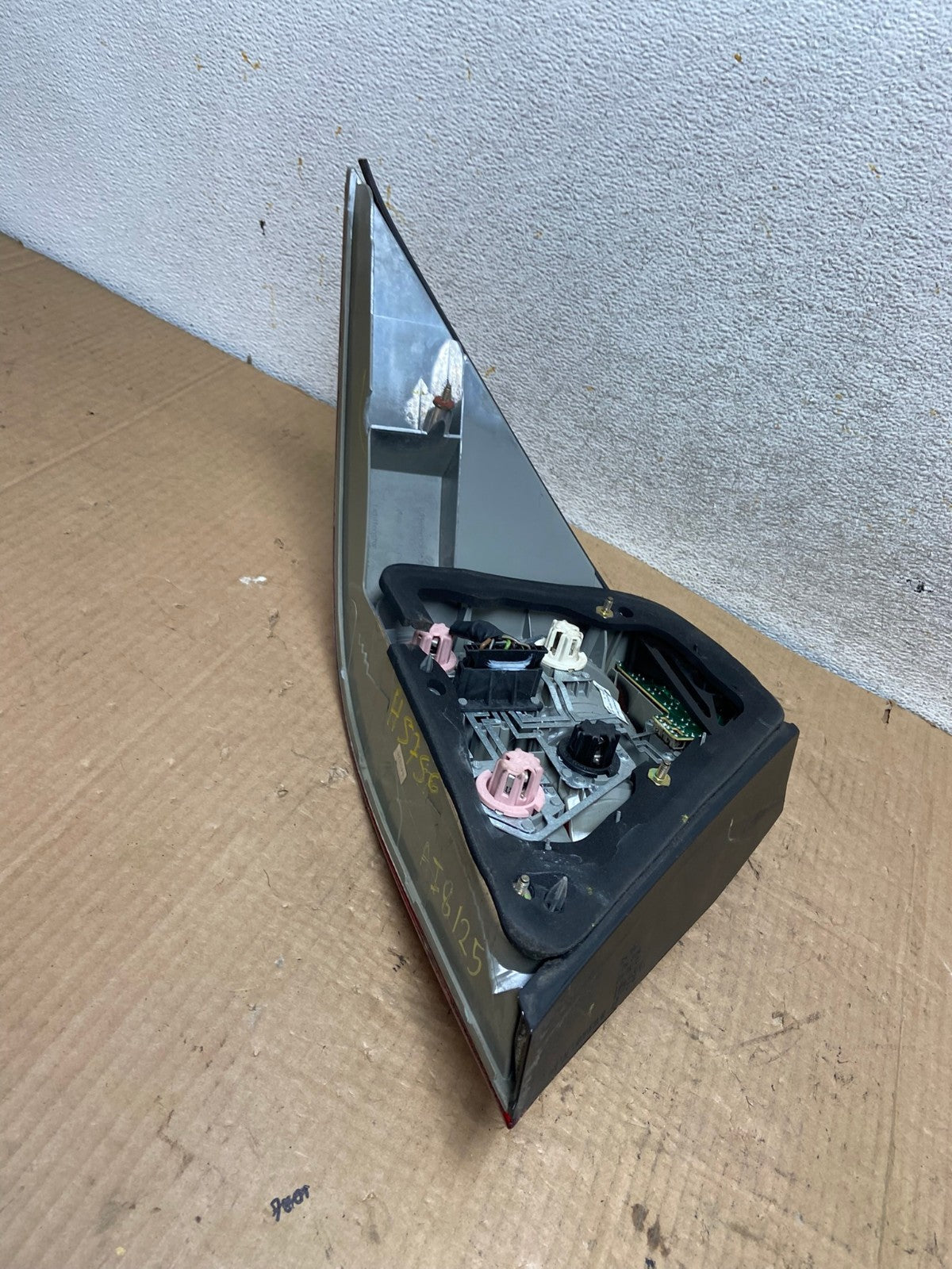 2003 to 2006 Mercedes-Benz S-Class Tail Light Right Passenger Side AI8125 LK7