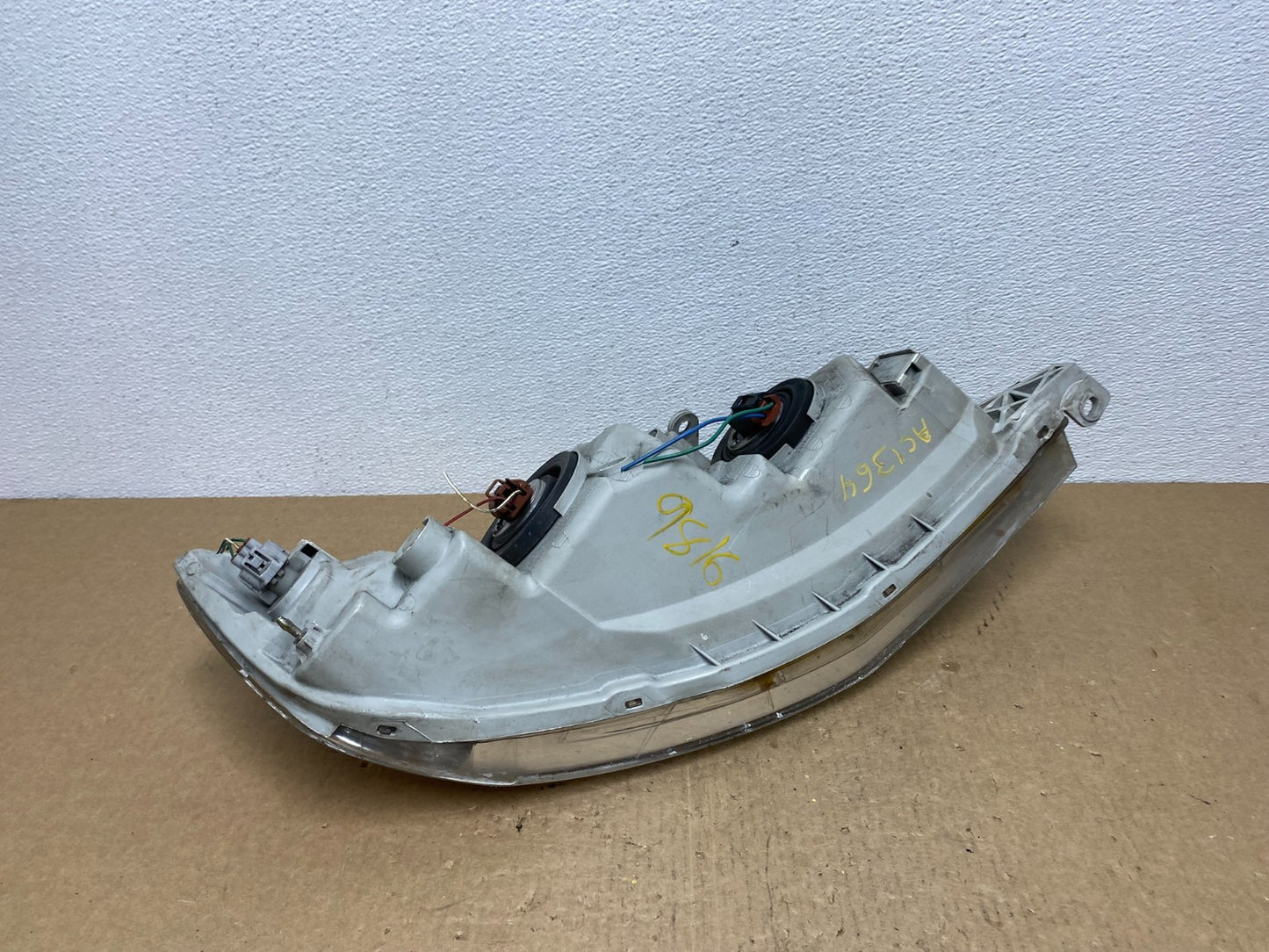2000 to 2004 Toyota Avalon Halogen Left Driver LH Headlight Oem AC1364 DW9