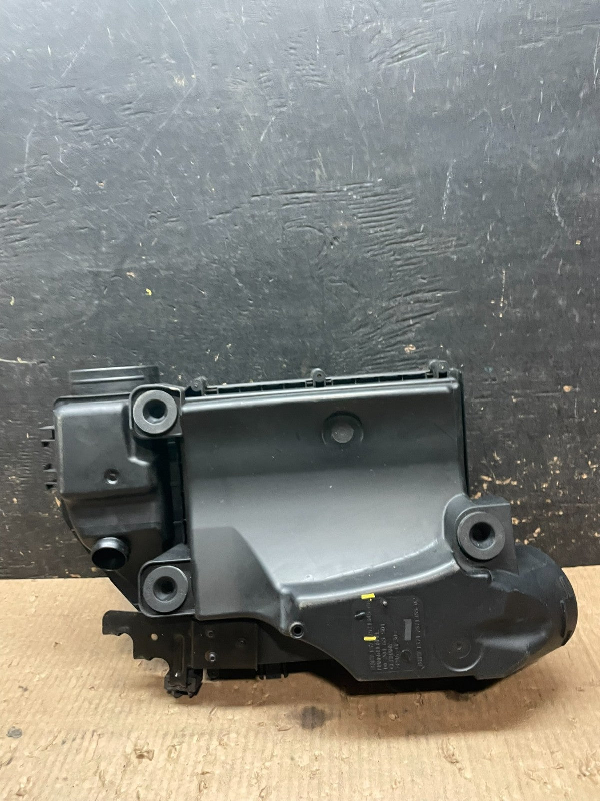 2008 - 2010 BMW X6 Air Intake Cleaner Filter Housing OEM Z3365 DG5
