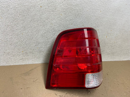 2003 2004 2005 2006 Ford Expedition Left Driver Lh Tail light AH6902 LK1