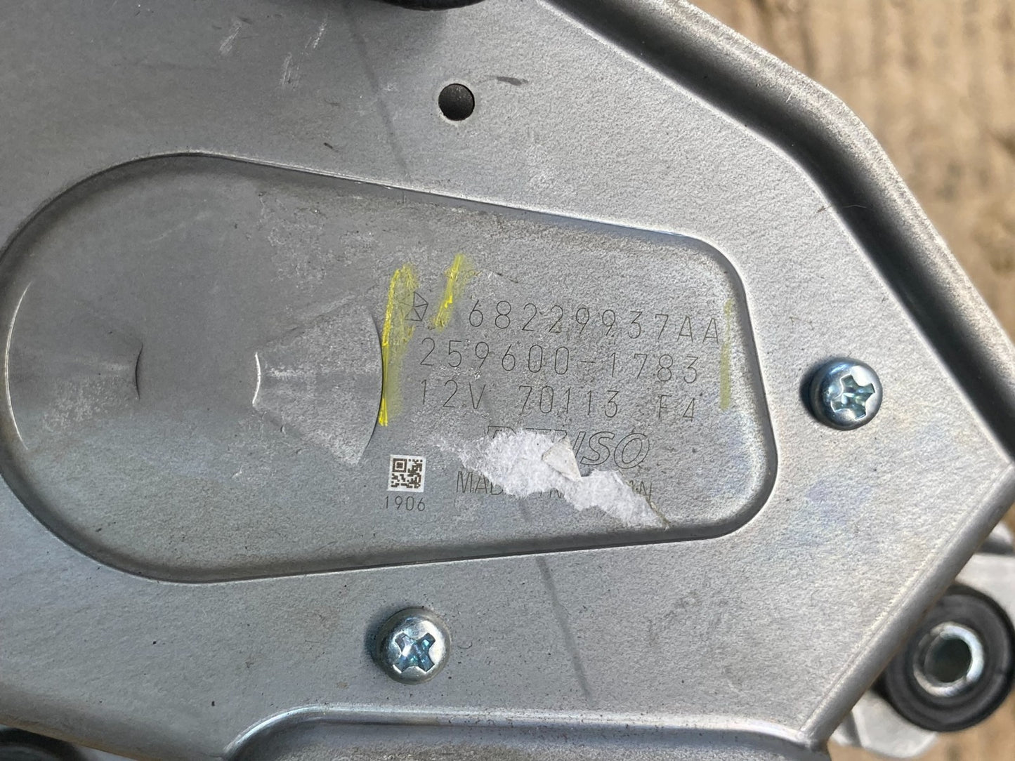 2014-2021 Dodge Durango  Tailgate Back Door Rear Wiper Motor Wiper S3215 DG6