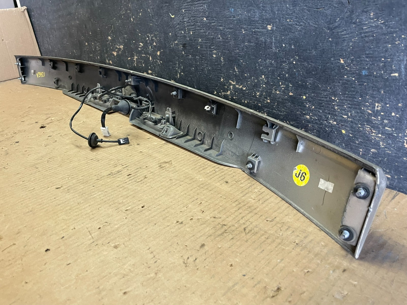 2006-2011 Kia Rondo Carens Rear Tailgate Trunk Garnish Trim OEM AA5969 DG8