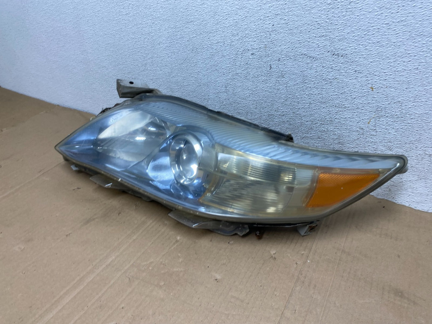2010 - 2011 Toyota Camry Left Driver LH Halogen Headlight AE9098 DW1