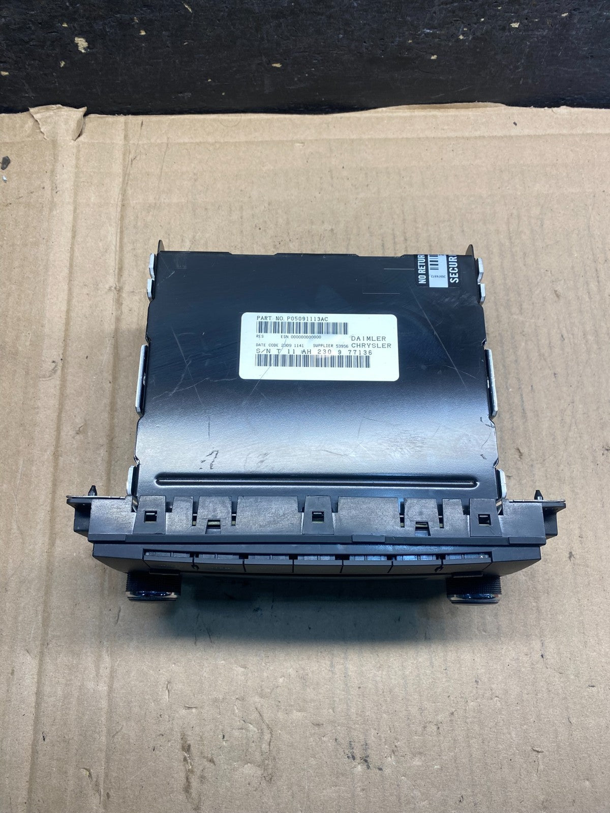 2007-2012 Chrysler Dodge Jeep Ram Radio CD MP3 AUX Receiver AJ0533 DG3