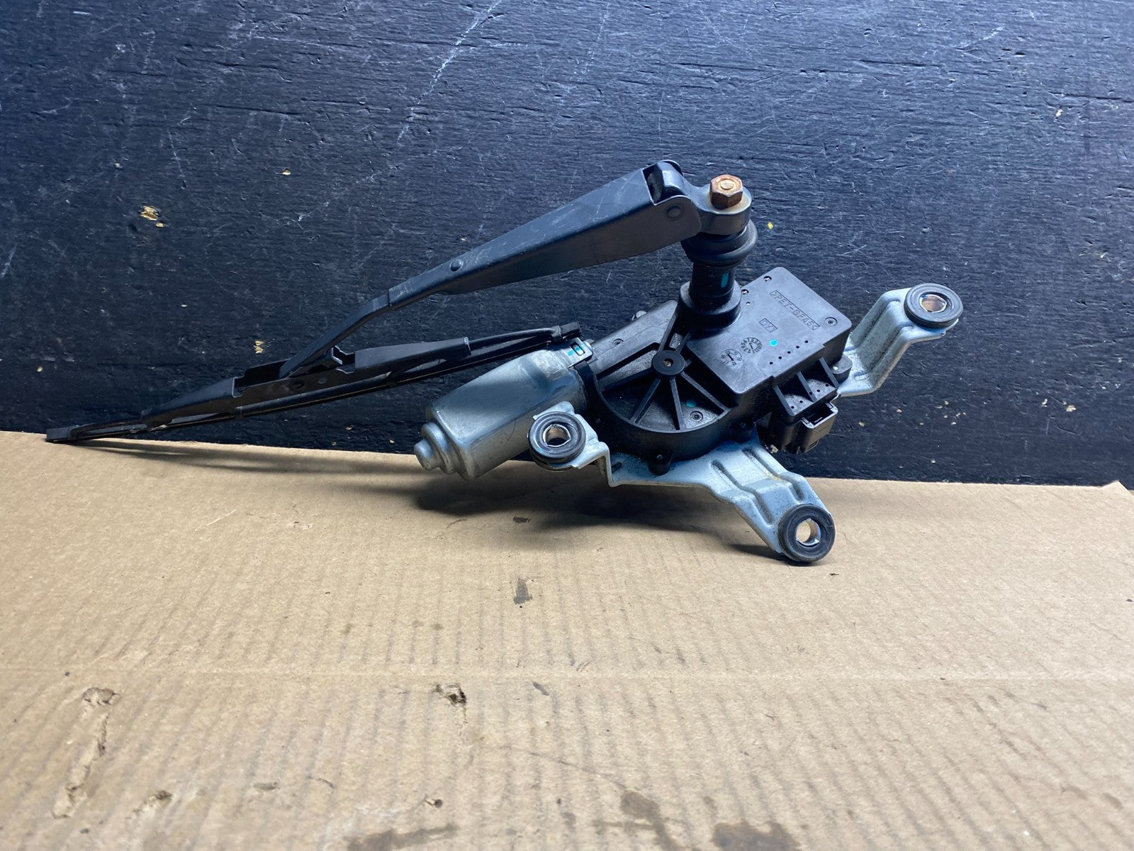 2010 to 2016 Cadillac SRX Rear Windshield Washer Wiper Motor Z4822 DG0