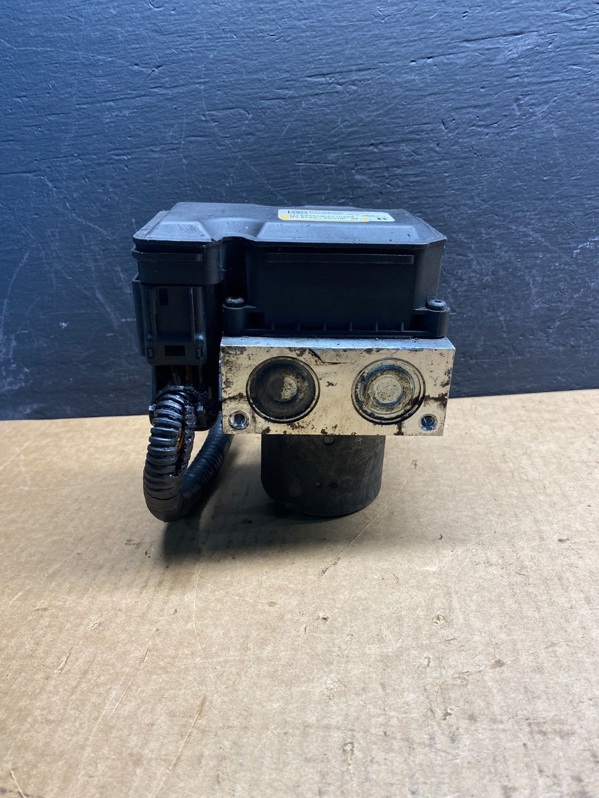2008 Ford E150 Van ABS Anti-Lock Brake Control Module 8C24-2C346-BF AC7021 DG1