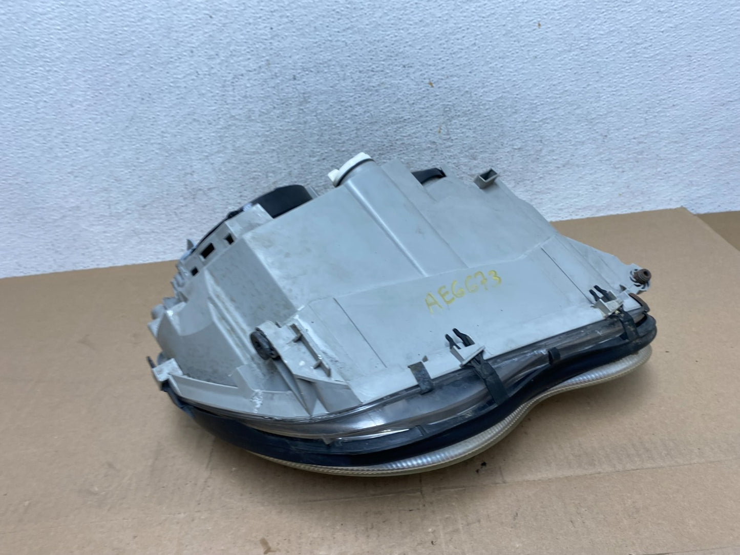 2005 to 2007 Mercedes-Benz C-Class Left Driver LH Side Headlight AE6673 DW7