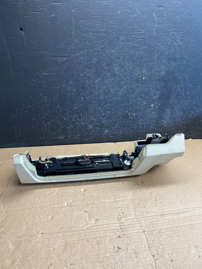 2010-2013 Land Rover Range Rover Radio Media Infotainment Controls af1985 DG3