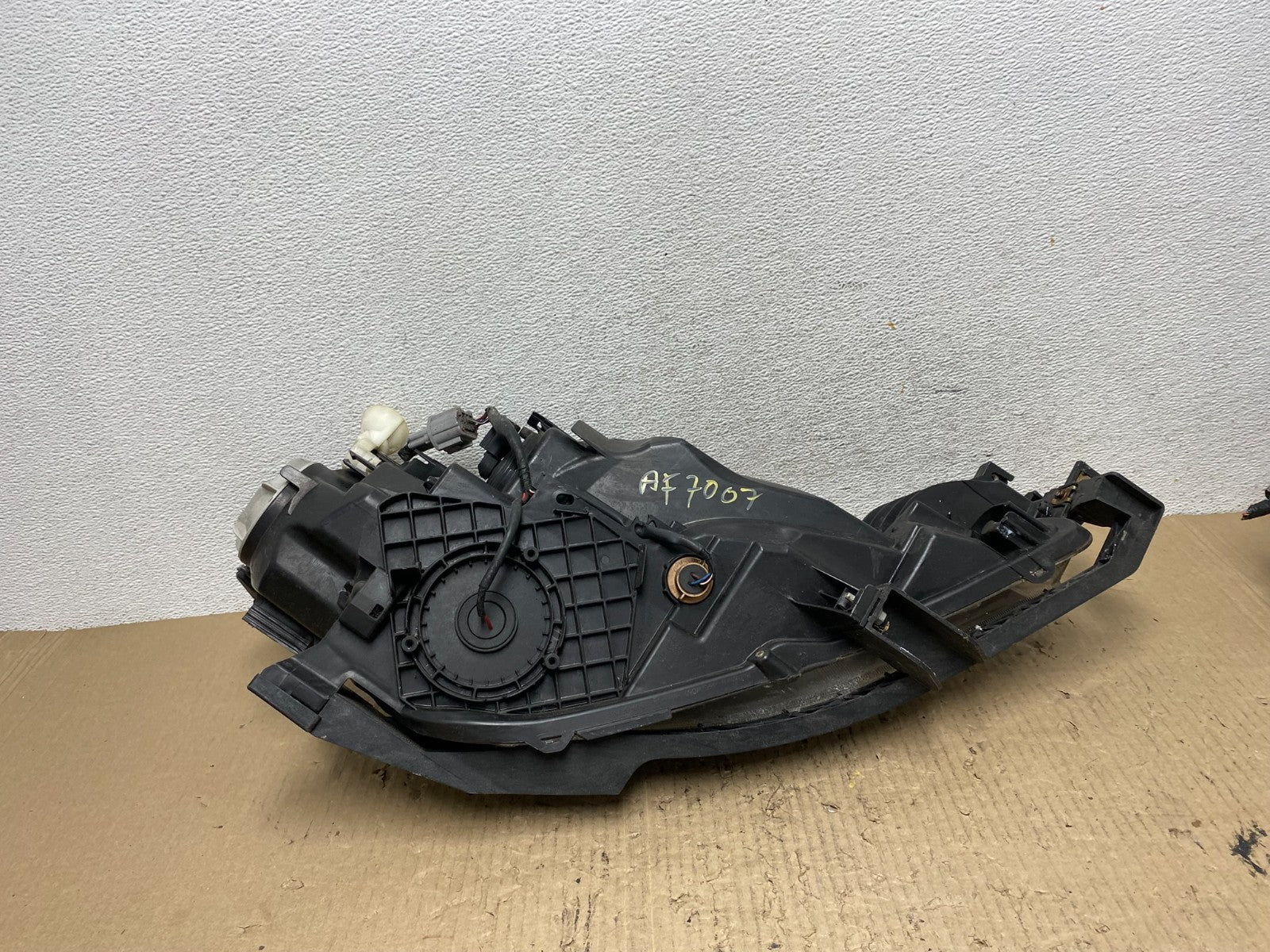 2011 - 2013 Mazda 6 Left Driver LH Side Halogen Headlight AF7007 DW7