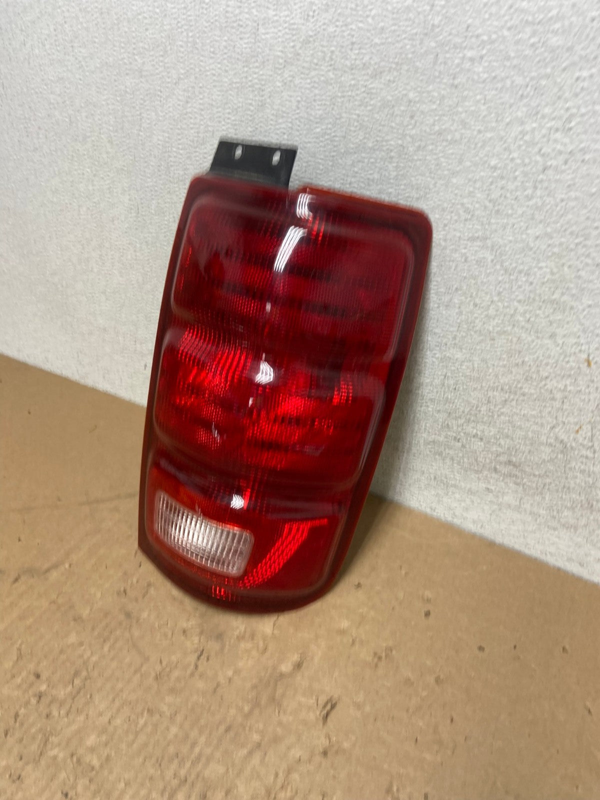1997 to 2002 Ford Expedition Right Passenger RH Tail light AG1226 LK1
