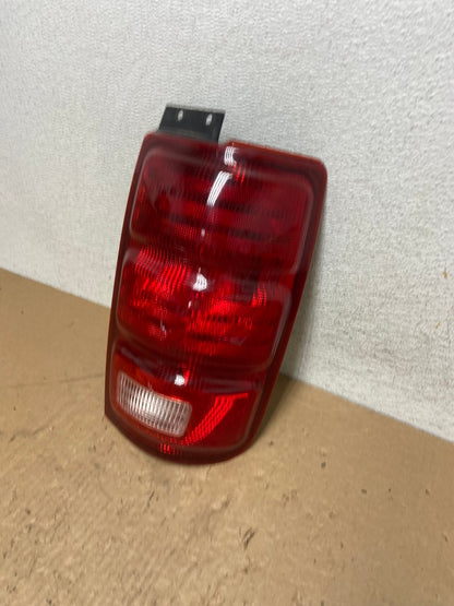 1997 to 2002 Ford Expedition Right Passenger RH Tail light AG1226 LK1