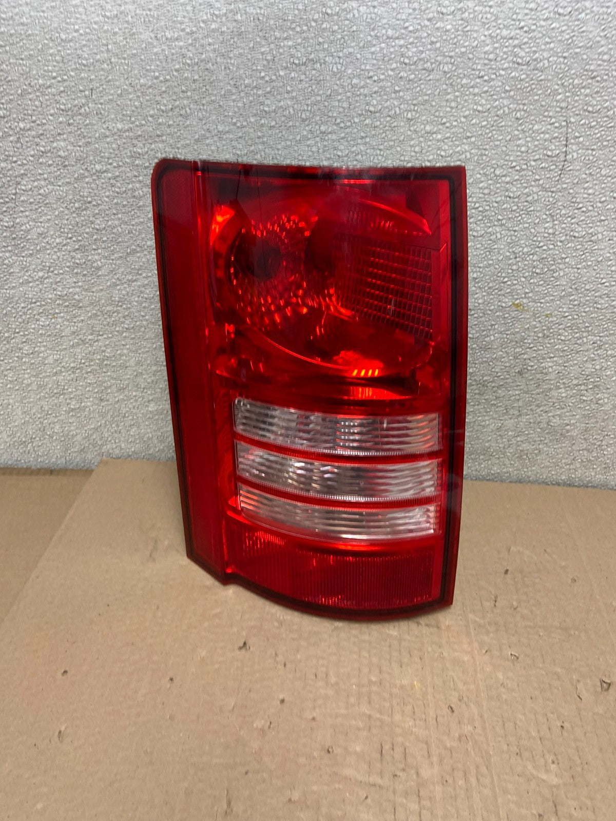 2008-2010 Chrysler Town and Country Left Driver Tail Light Oem AB2415 LK0