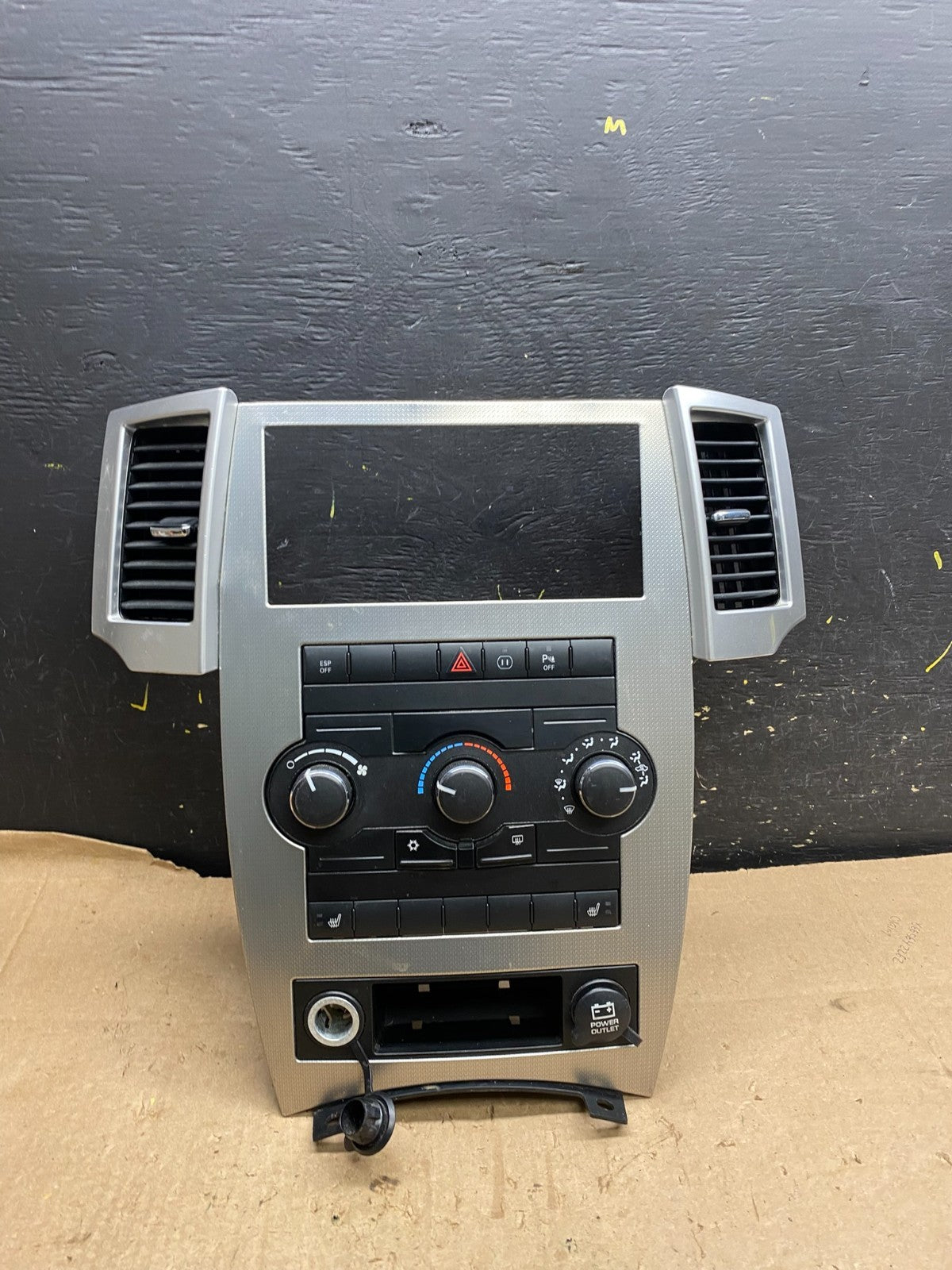 2008 2009 2010 Jeep Commander Grand Cherokee A/C Climate Control Bezel Z1822 DG0