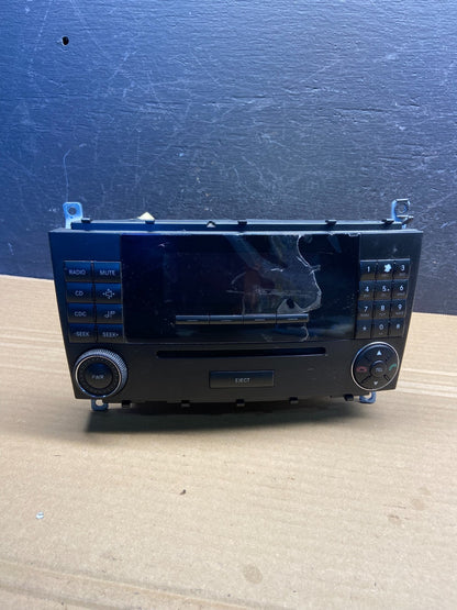 2005 2006 2007 Mercedes W203 C230 C240 Head Radio CD Player Stereo AE4698 DG0