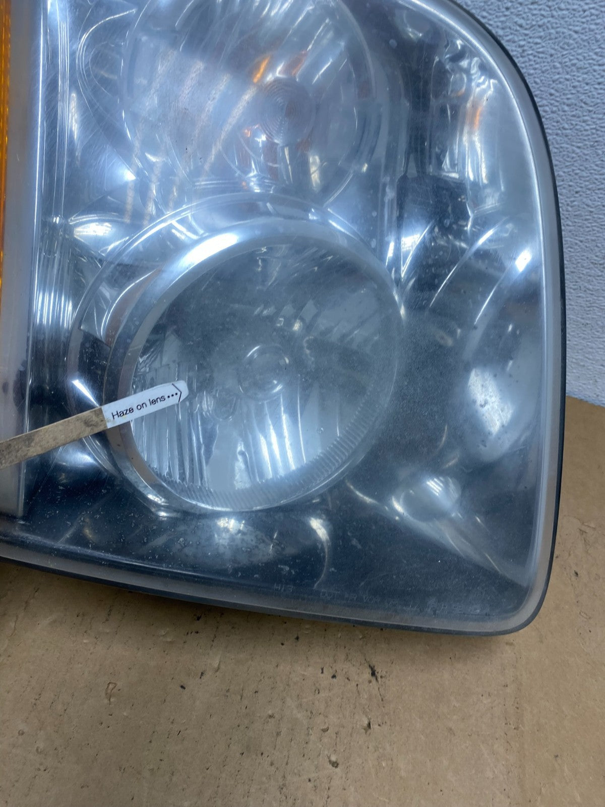 2007-2014 GMC Yukon Halogen Headlight Right Passenger Side AC8454 DW4