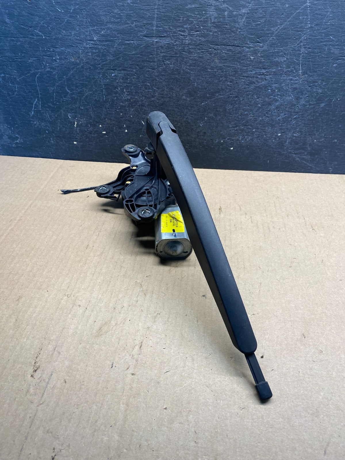 2013 to 2019 Ford Escape Rear Windshield Wiper Motor AG9658 DG2