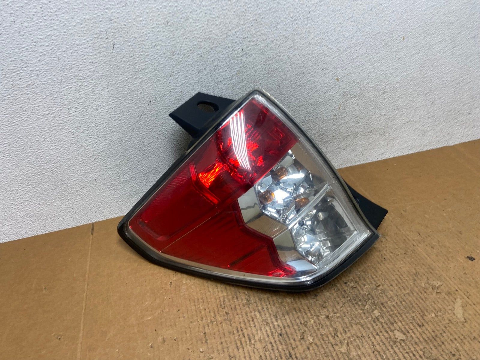 2009 - 2013 Subaru Forester Left Driver Lh Side Tail Light AE2614 LK2
