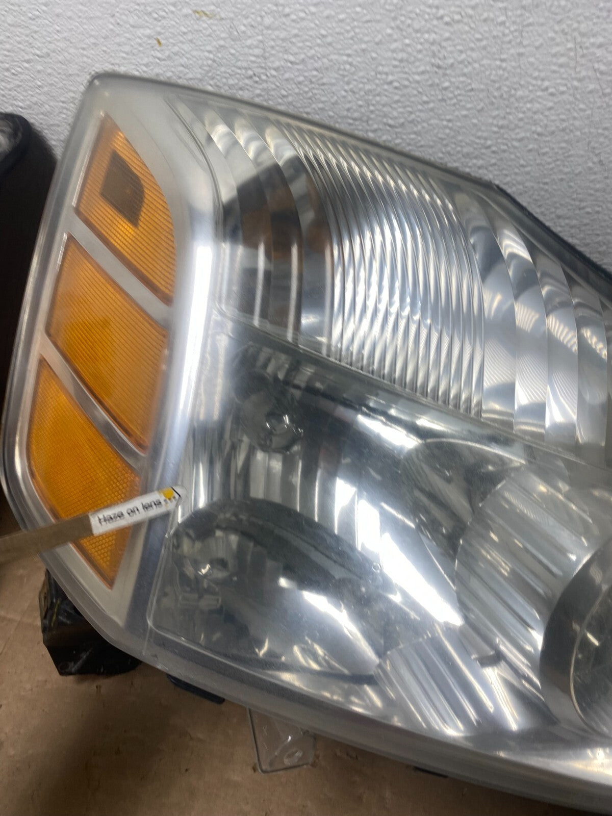 2004 to 2007 Nissan Armada Left+Right Side Set Headlights Oem M4123 DW9