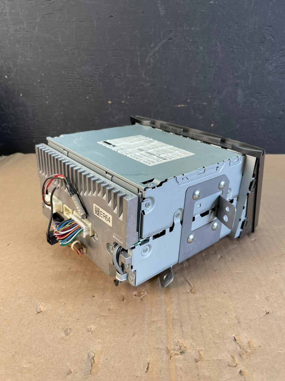 2010 to 2012 Subaru Legacy AM FM CD MP3 Radio Player AD5944 DG4