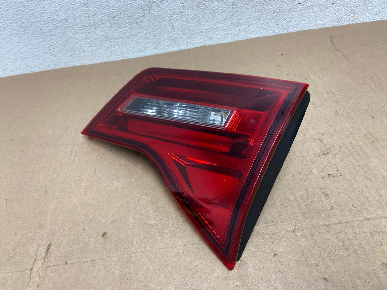 2010 - 2013 Acura Mdx Right Passenger Rh Side Inner Tail Light AE6842 LK1
