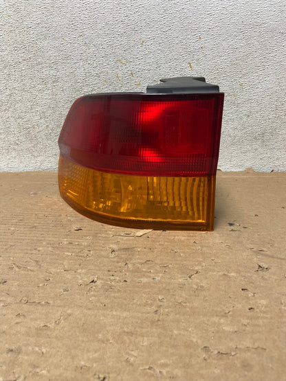 2002 2003 2004 Honda Odyssey Left Driver LH Side Tail Light AH8919 LK0