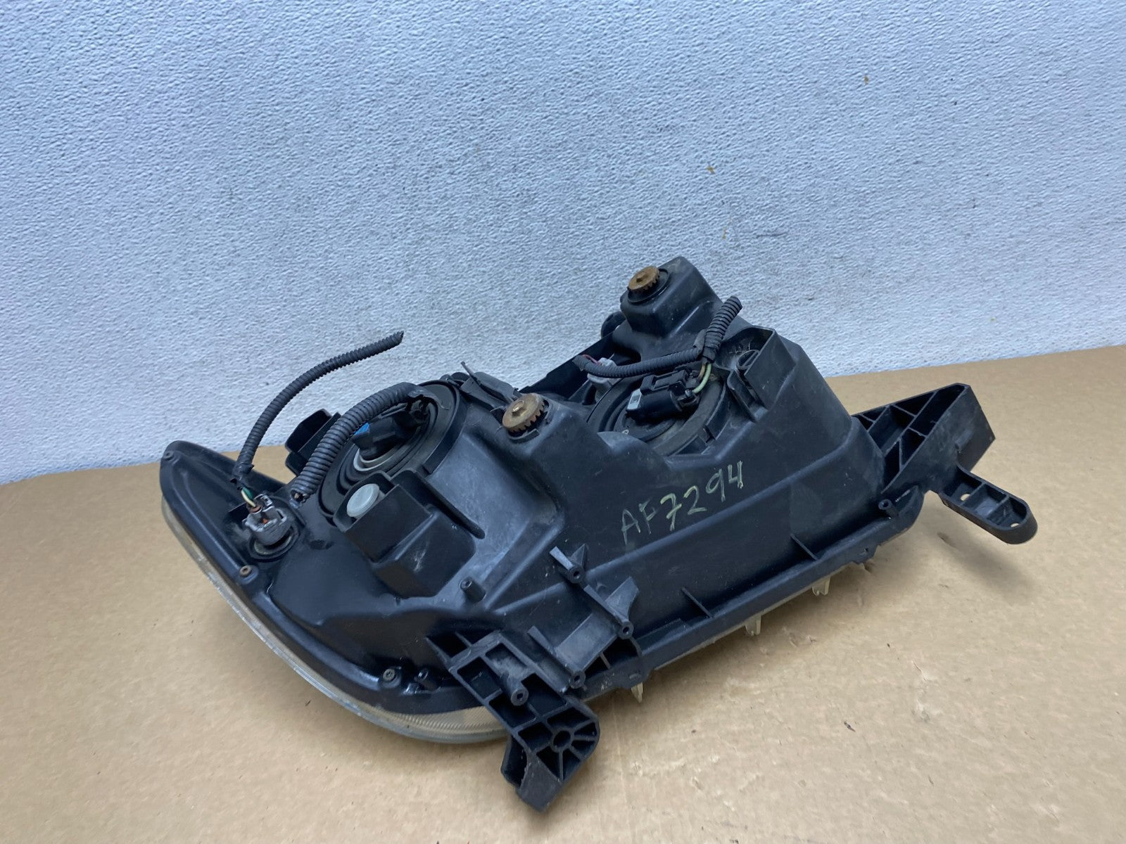 2007 to 2014 Toyota Sequoia Tundra Left Driver LH Headlight Halogen AF7294 DW8