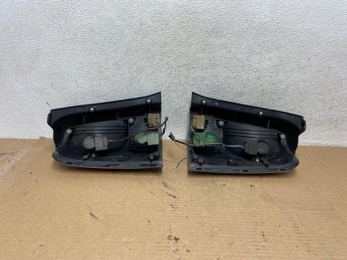 2005 2006 2007 Mercury Mariner Left + Right Set Tail Lights AH4199 LK7
