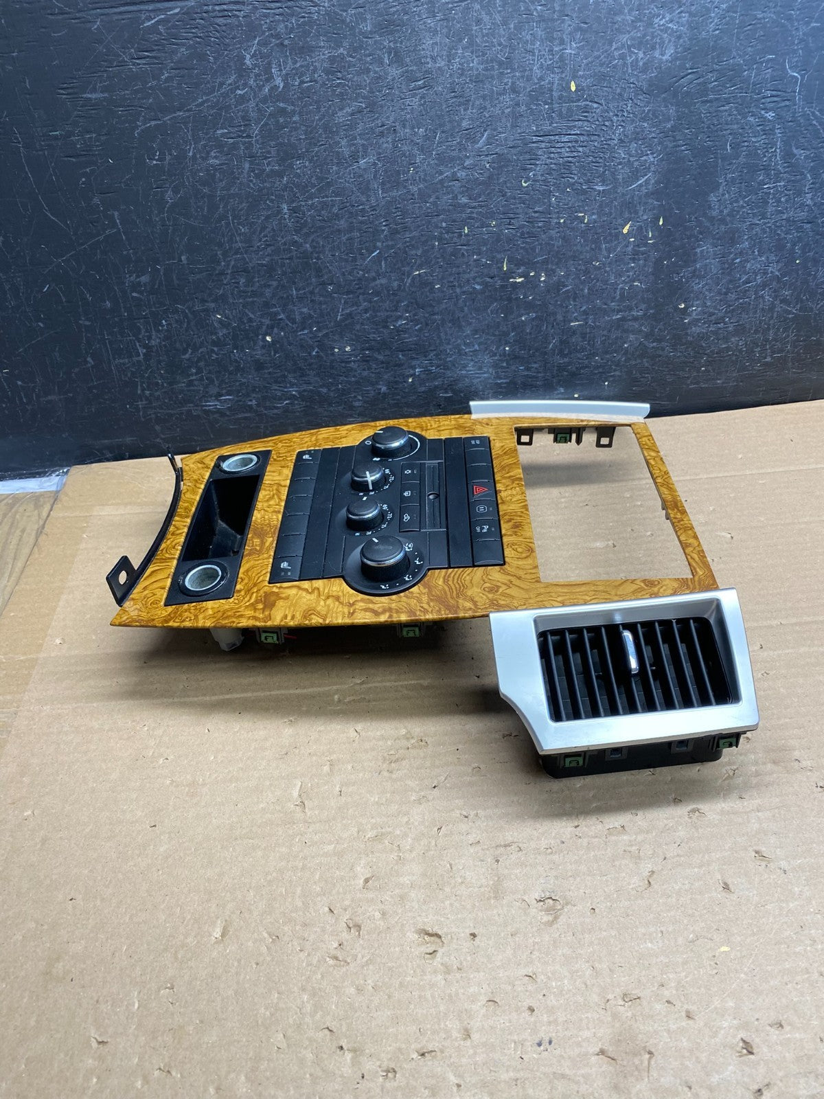 2008 2009 2010 Jeep Commander Grand Cherokee A/C Climate Control Bezel AG6255 DG3