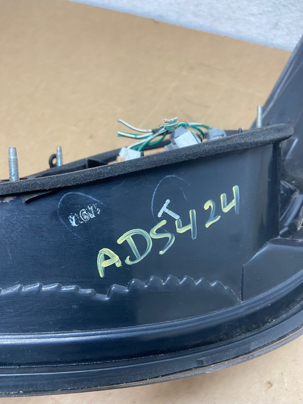 2002 to 2004 Lexus ES300 ES330 Left Driver Side Tail Light AD5424 LK7