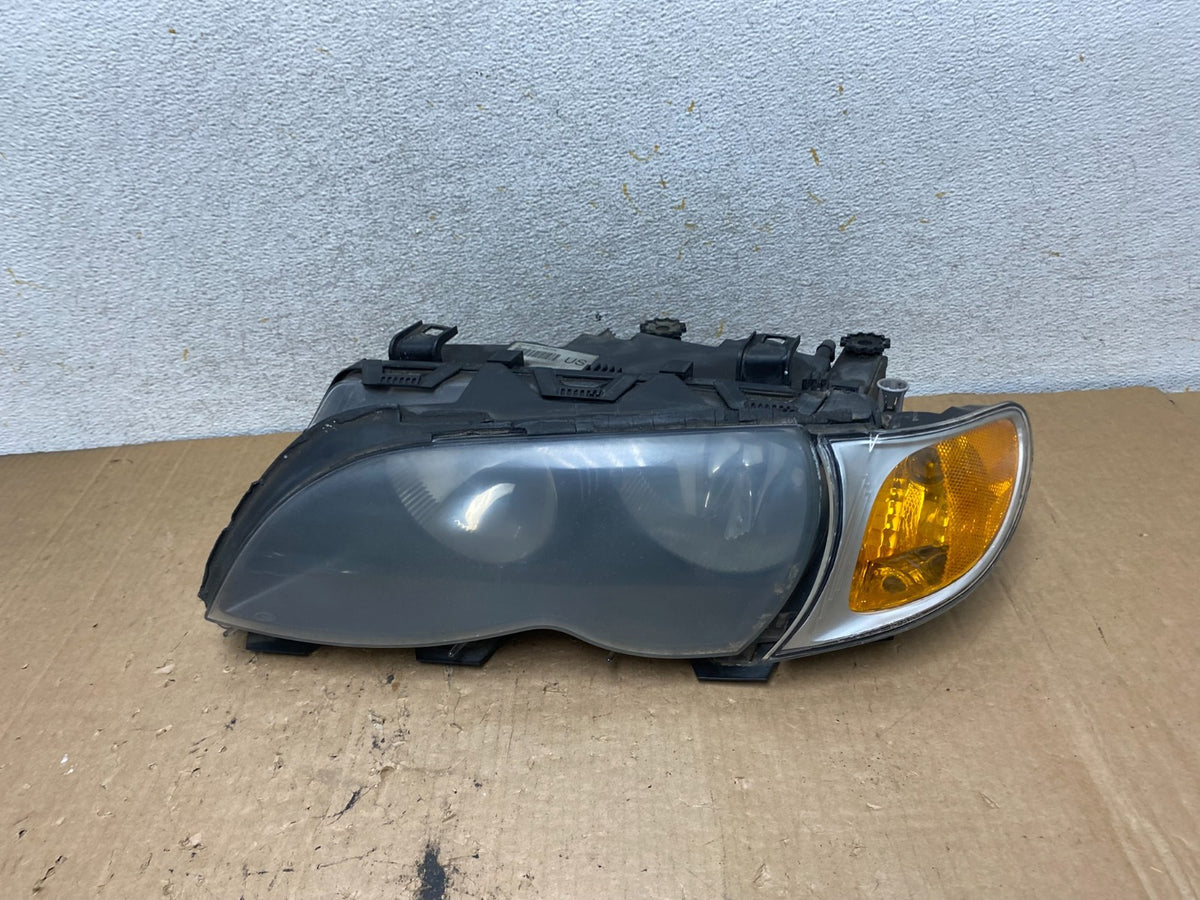 2002 to 2005 BMW 3 E46 Sedan Left Driver Halogen Headlight AI9071 DW0
