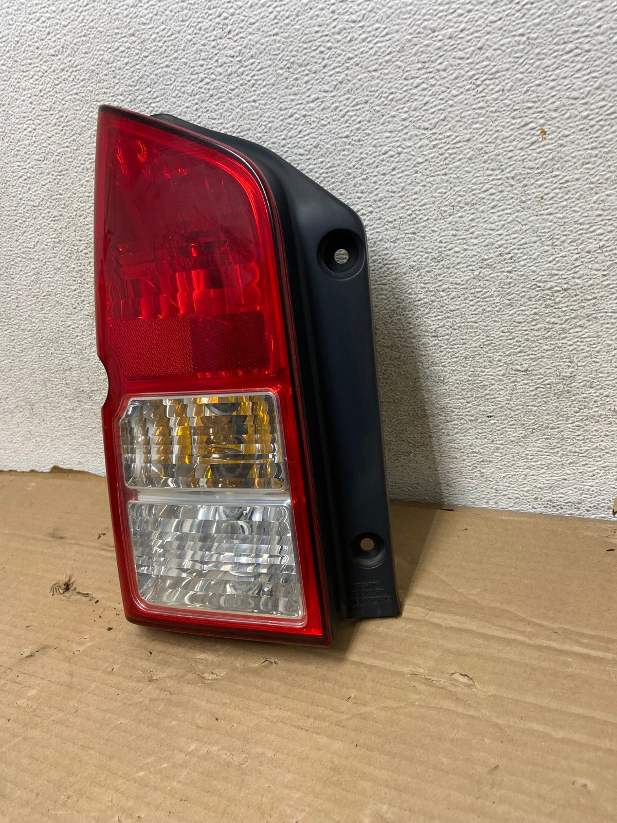 2005 to 2012 Nissan Pathfinder Tail light Left Driver Lh Side AG8164 LK2