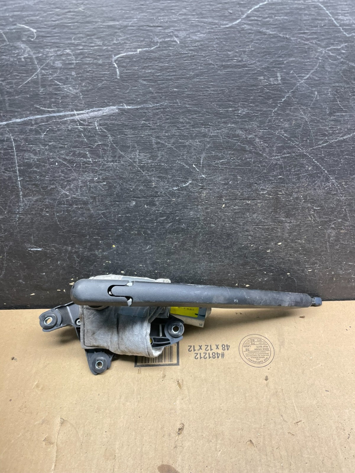 2011 to 2019 Ford Explorer Rear Windshield Wiper Motor OEM w4212 DG0