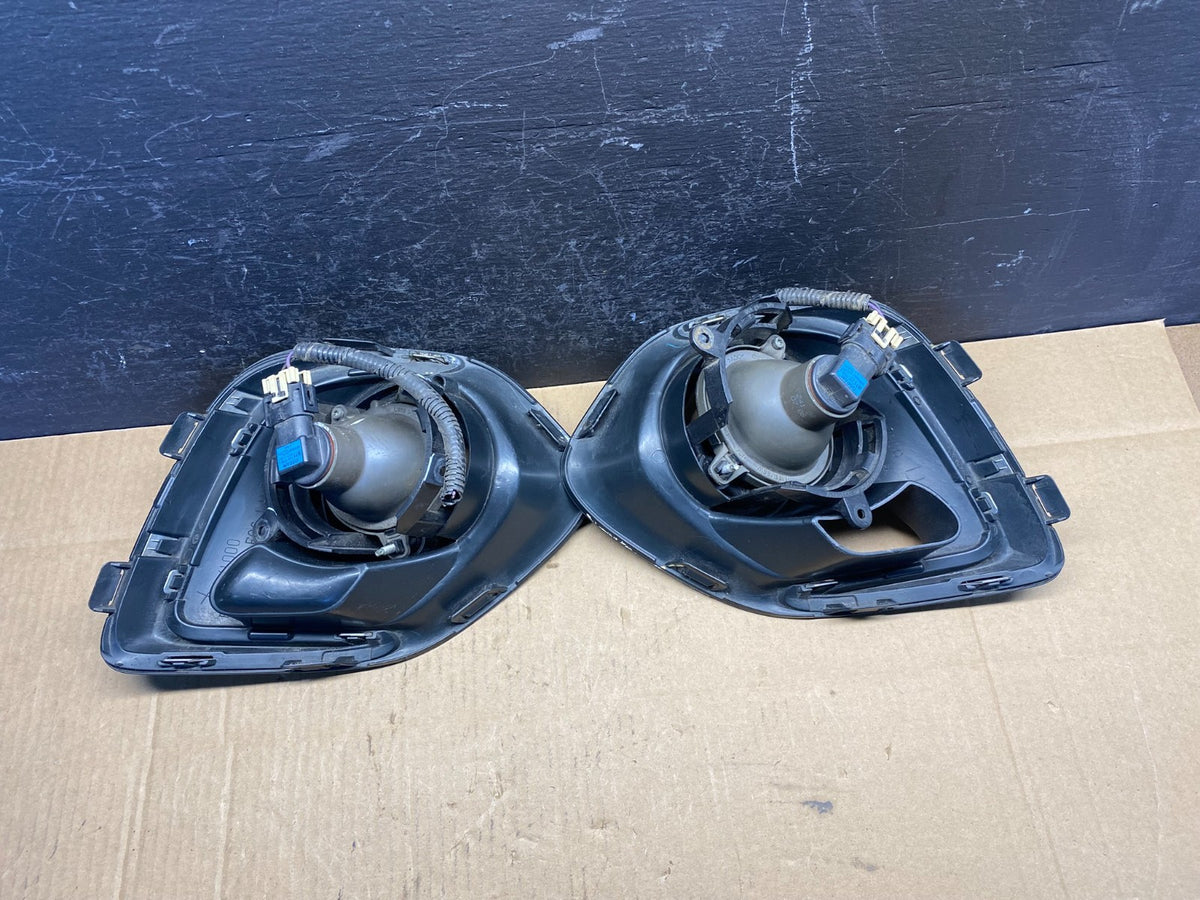 2010 to 2015 Mitsubishi Outlander Sport Left+Right Set Fog Lights AD5043 DG3