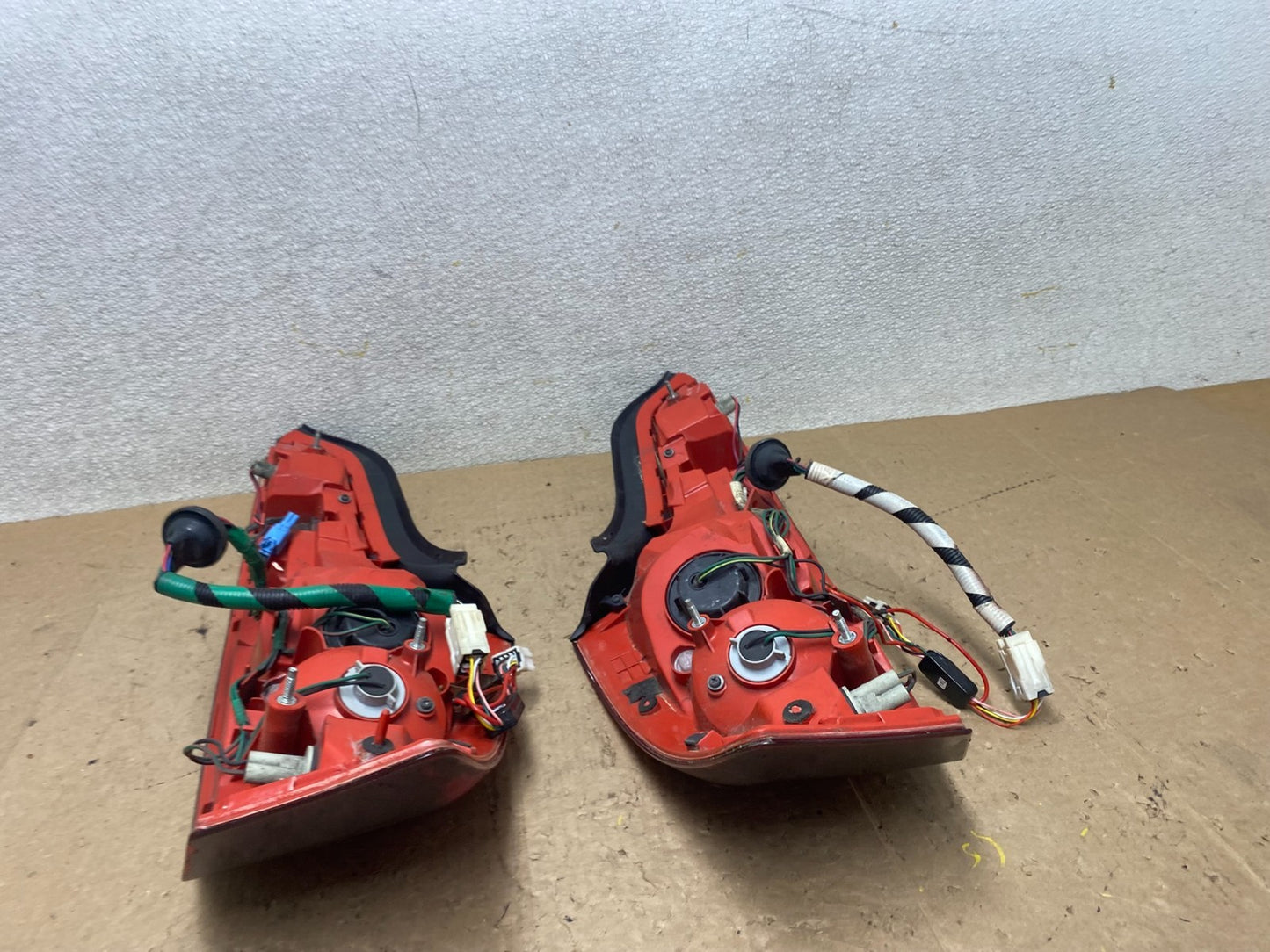 2006 - 2007 Infiniti G35 Coupe Left+Right Outer Tail Lights Oem W9089 DW10