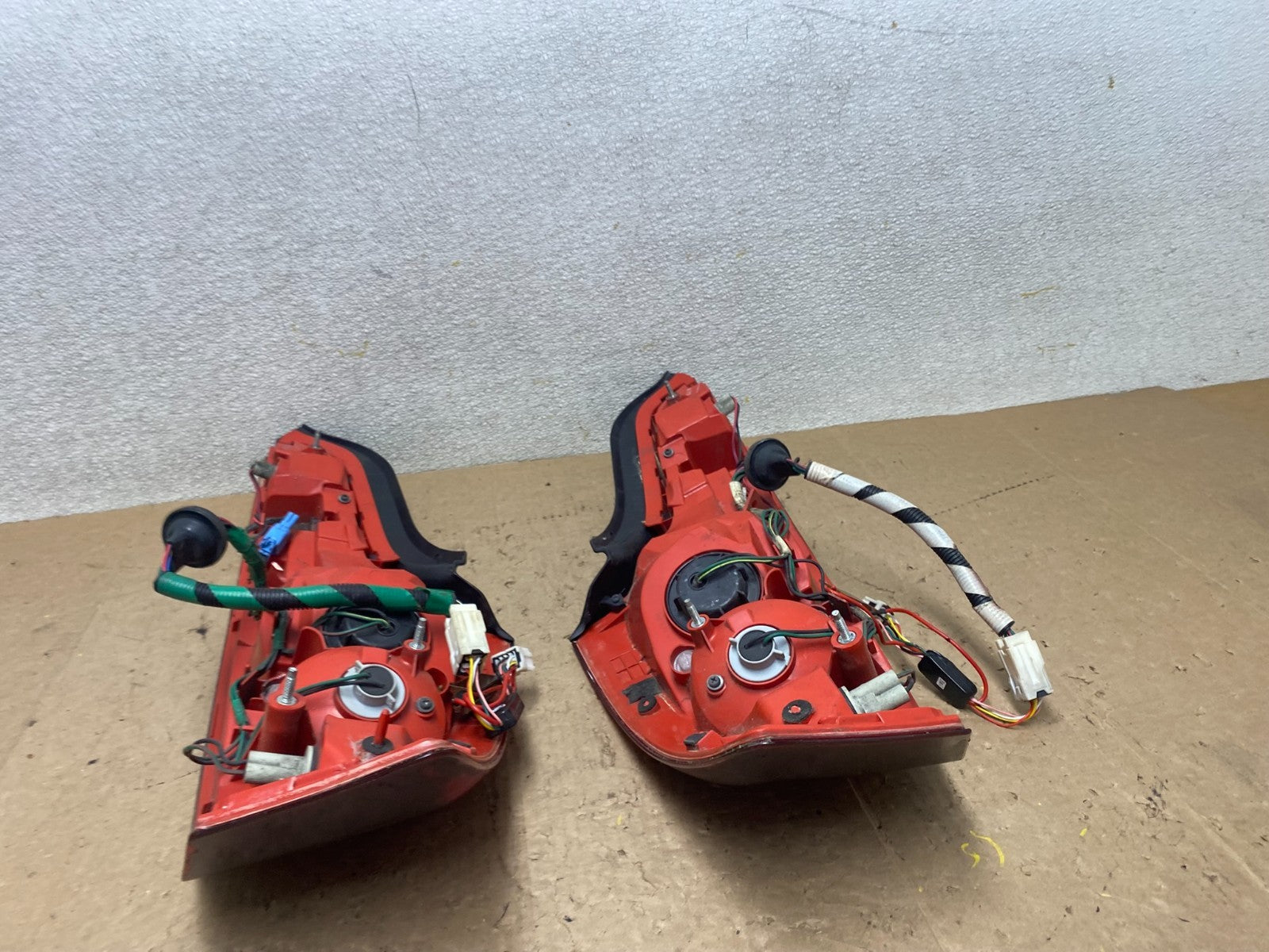 2006 - 2007 Infiniti G35 Coupe Left+Right Outer Tail Lights Oem W9089 DW10