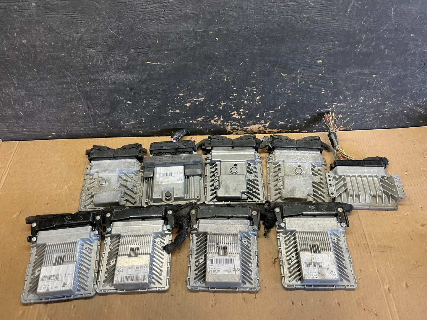 Mix of 10 Audi ECM Engine Computer Module Y96671