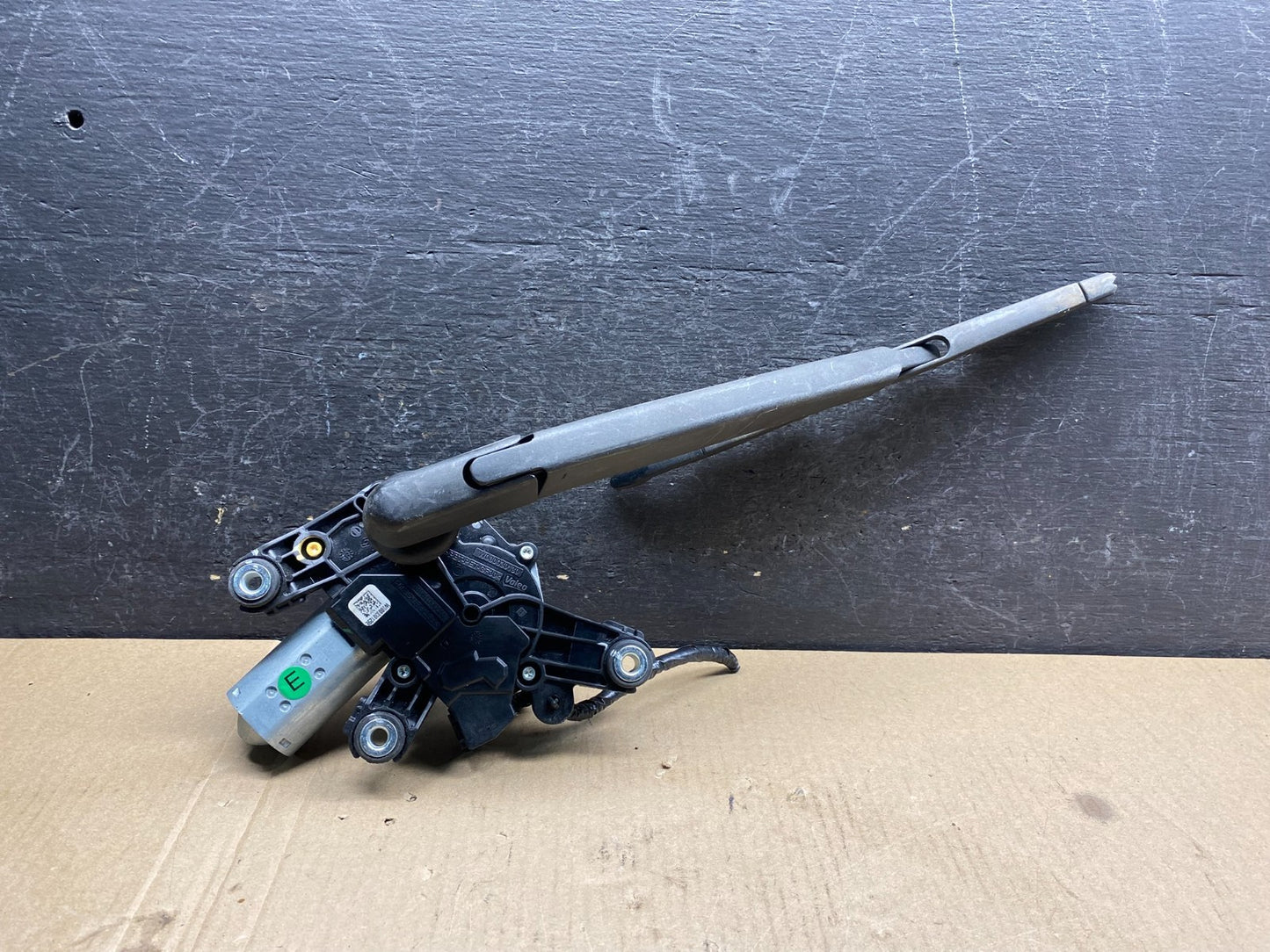 2013-2016 Nissan Pathfinder Back Door Rear Wiper Motor Wiper Blade AG3594 DG0
