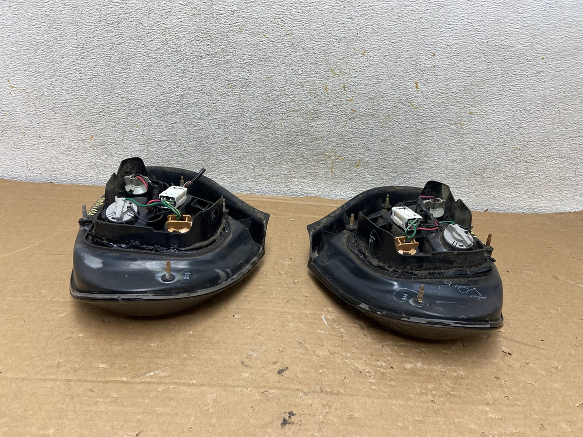 2000 to 2001 Nissan Maxima Left + Right Set Tail Lights AH8464 LK5