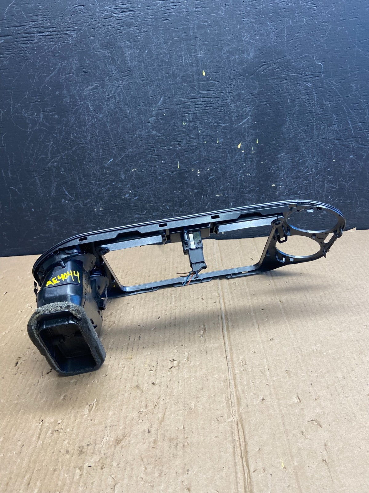 2012 to 2017 Volkswagen Tiguan Center Dashboard Radio Bezel Trim ae4044 DG3