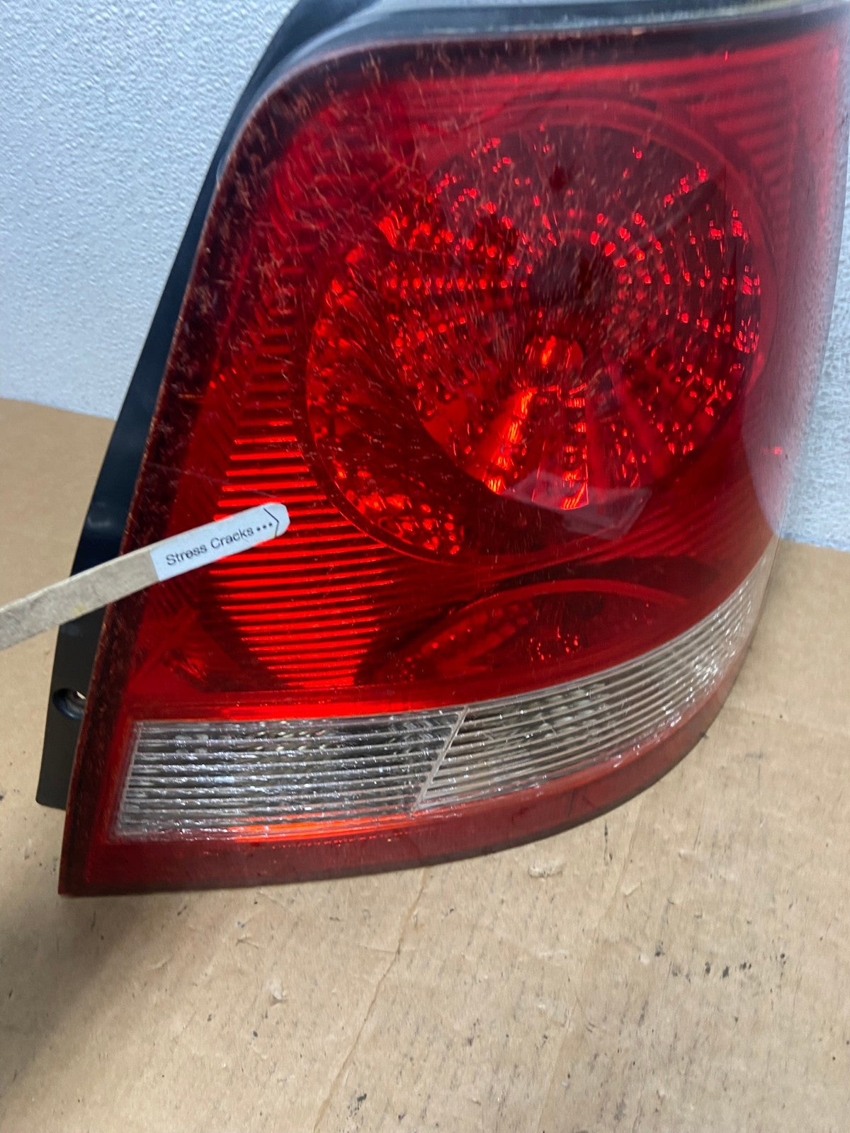 2003 to 2006 Kia Sorento Right Passenger RH Side Tail Light AD4592 LK4