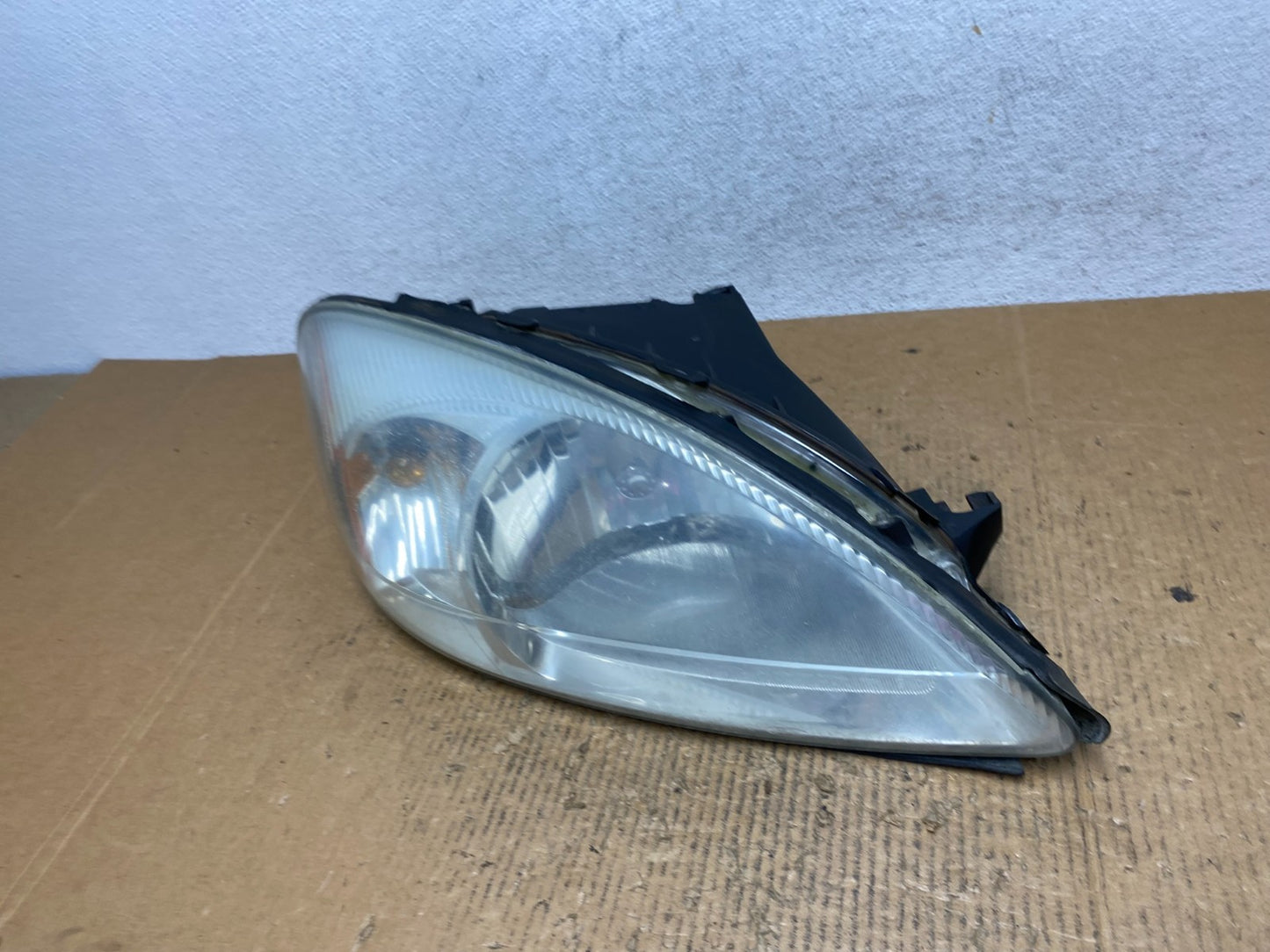 2000 to 2007 Ford Taurus Right Passenger RH Side Halogen Headlight AE2793 DW1